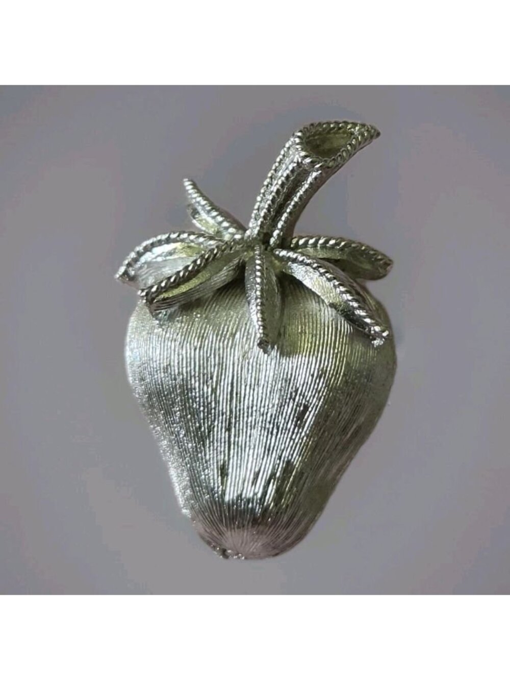 Crown Trifari Vintage Silver Strawberry Brooch Textured Mid Century‎ Fruit Pin